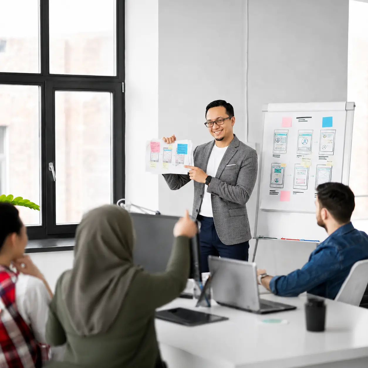 Perbincangan strategi jenama